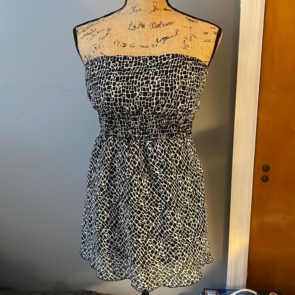 Guess Jeans Company Animal Print Black & White Chiffon Crop Top Size S